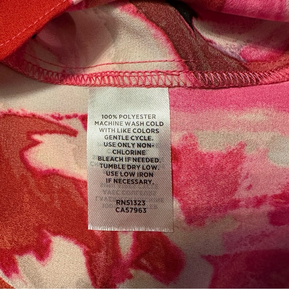 Halogen Pink Floral Long Sleeve V-Neck Blouse Size Medium - Picture 5 of 5